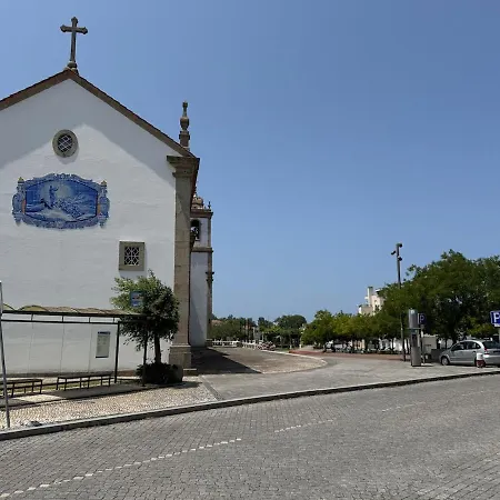 Casa Independente, Confortavel E Muito Agradavel